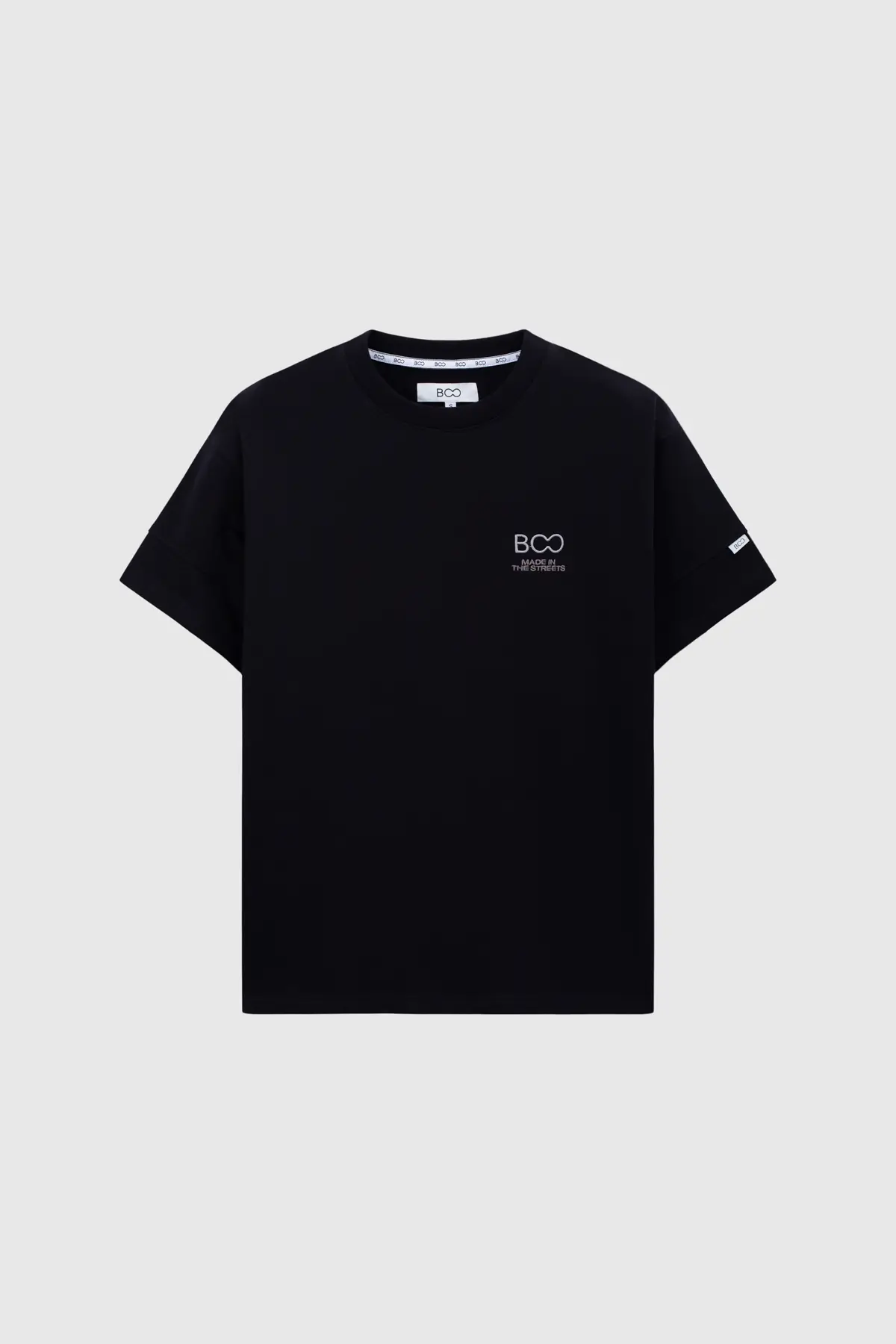 Áo phông over fit thêu small logo BOO MITS 03 ESS