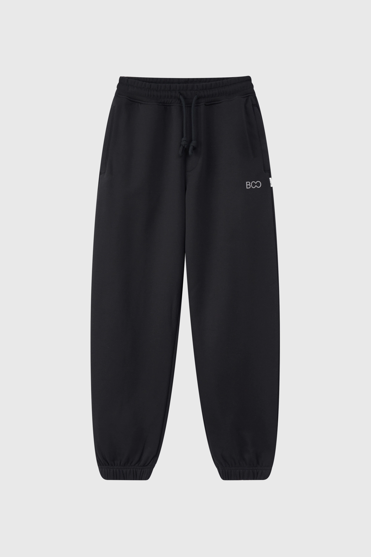 Quần nỉ jogger túi khóa logo BOO